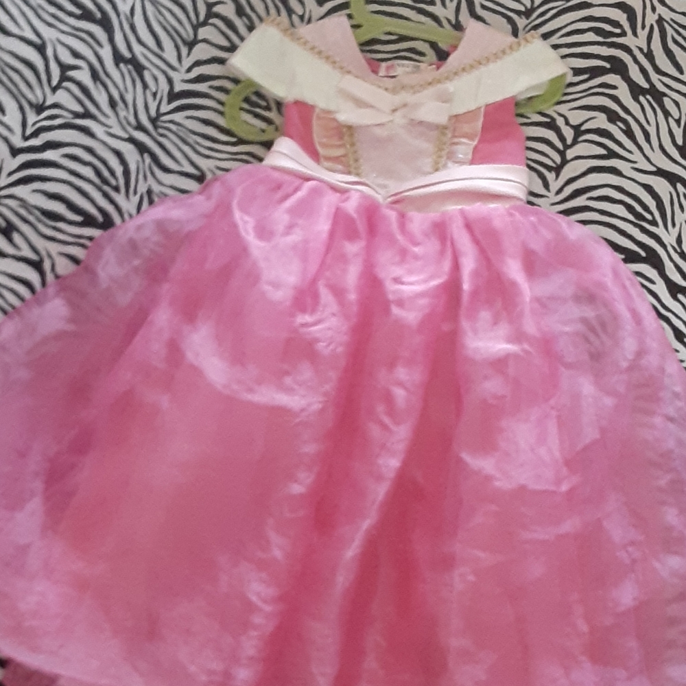 Kids pink fluffy dress
